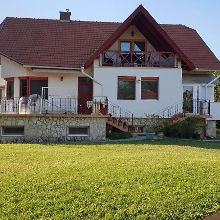 Rege Apartman Alsóörs 外观 照片